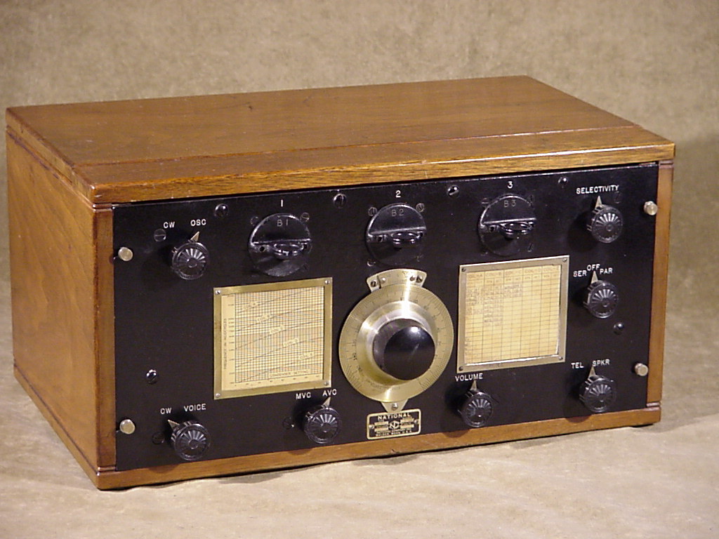 Vintage National Co. mod AGS, 9 tube Shortwave Radio Receiver 1932 plug