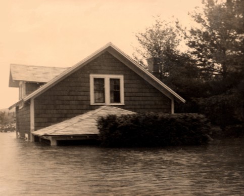 House opposite the Anchor on the other side of Cross Road