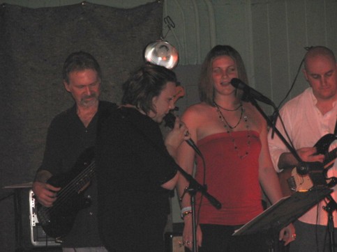 Sara Ashleigh and Caitlin McDougall with Chris Hyatt and Richard Bruns guitars