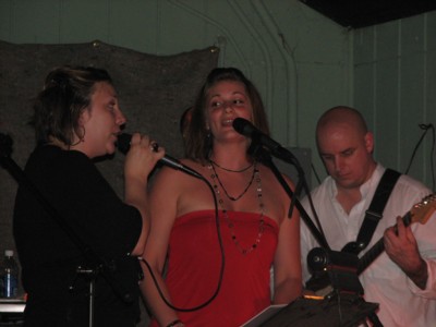 Sara-Ashleigh-and-Caitlin-McDougall-vocals-Chris-Hyatt-lead-guitar