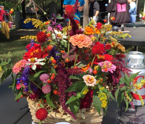 flower-bouquet-on-table